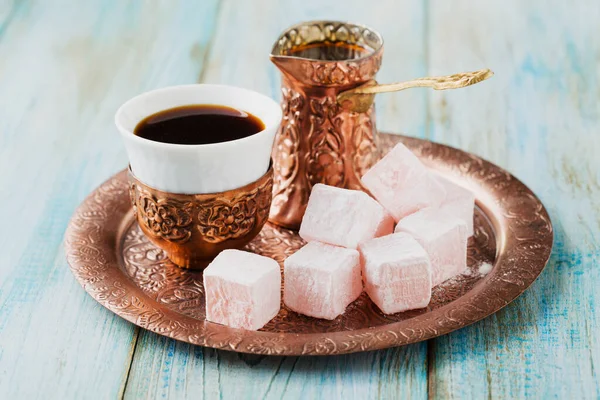 Traditionellt Bryggt Turkiskt Kaffe Specificerad Ursprungliga Behållarna Med Turkisk Glädje — Stockfoto