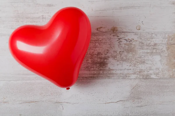 Alla Hjärtans Dag Vit Bakgrund Med Ballonger Och Röda Hjärtan — Stockfoto