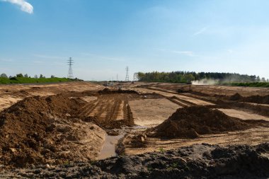 Yeni yol inşaat alanında büyük görünüm
