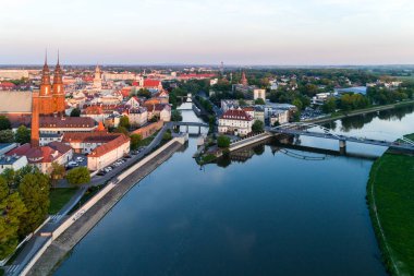 Opole - Polonya güneyinde şehir üzerinde havadan görünümü
