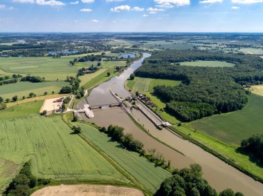Baraj yapım aşamasında üzerinde havadan görünümü