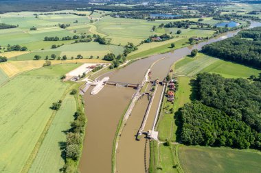 Baraj yapım aşamasında üzerinde havadan görünümü