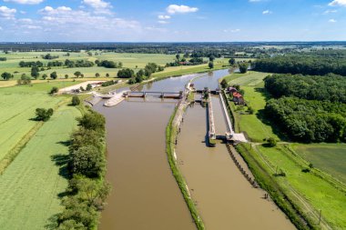 Baraj yapım aşamasında üzerinde havadan görünümü
