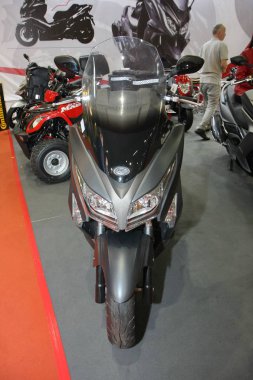 Belgrad, Sırbistan-Mart 27,2018: Kymco Xtown 300i Abs Ddor Bg araba gösterisi 06 