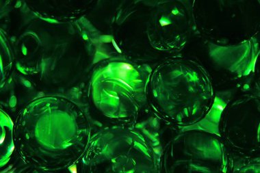 Yeşil Zümrüt Topları renk Arka Plan. Mermer Büyüsü Aranjmanı