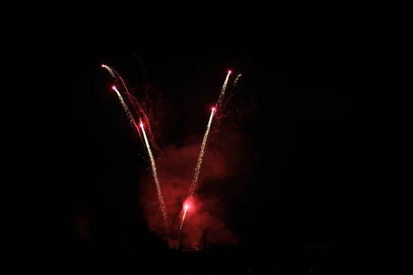 Fogos Artifício Explosão Cor Beleza Através Céu Noturno Como Celebrações — Fotografia de Stock