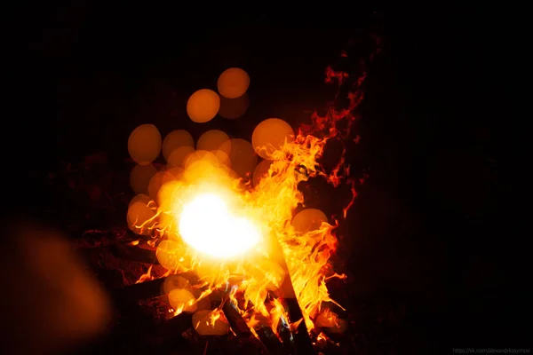Ateş Parçacığı Gece Fotoğrafı — Stok fotoğraf