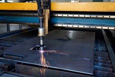Plazma kesme makinesi, kalın metal kesim, metal kesme işlemi, marangozluk metal sanayi