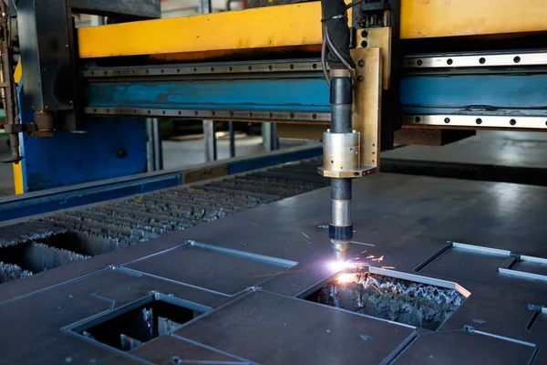 Plasma cutting machine, thick metal cutting, metal cut  process, carpentry metalwork industry