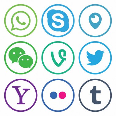 Kazan; Rusya - 26 Ekim; 2017: Kağıda basılmış popüler sosyal medya logolarının toplanması: Facebook; Twitter; Linkedin; Instagram; Whatsapp; Youtube; Blogger ve diğerleri