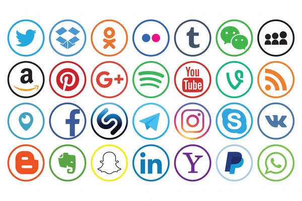 俄罗斯 10月26日 2017 纸质印刷的流行社交媒体徽标集 Facebook Linkedin 因斯塔格拉姆 Whatsapp Youtube 博客和其他 — 图库照片