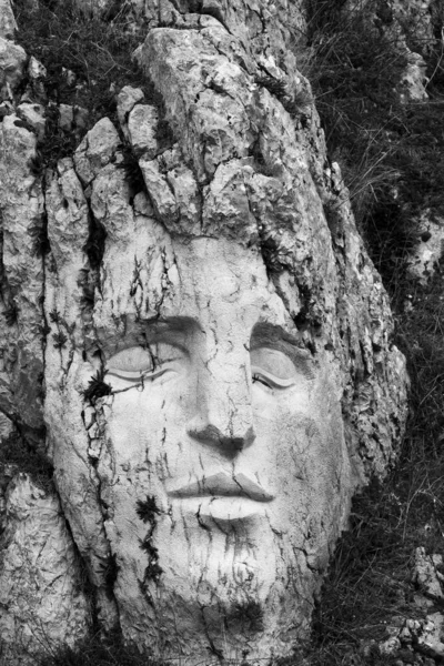 A face in the rock — Stock Photo, Image