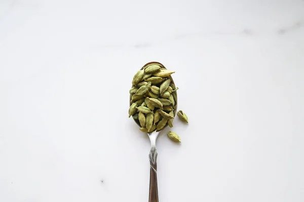 Semillas Cardamomo Cuchara Concepto Especias Verdes Saludables Condimento Para Alimentos — Foto de Stock