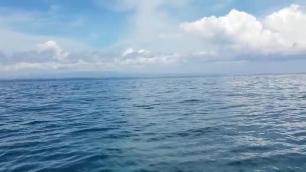 Поездка Лодке Индийскому Океану Вдоль Берегов Пляжного Курорта Бали Индонезия — стоковое видео