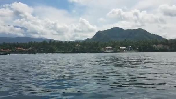 Поездка Лодке Индийскому Океану Вдоль Берегов Пляжного Курорта Бали Индонезия — стоковое видео