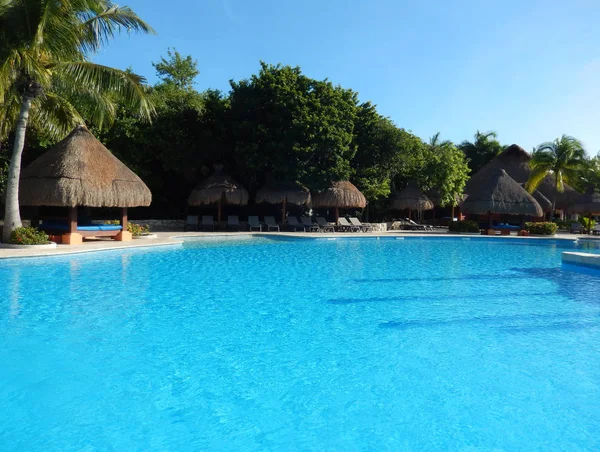 Generieke Tropische Resort Zwembad Een Caribische Resort Riviera Maya Mexico — Stockfoto