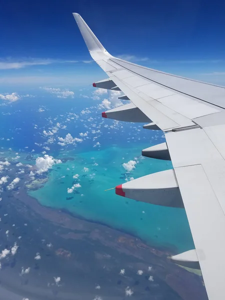 Airplane Wing Flight Riviera Maya Mexico Clouds Caribbean Sea Shore — Stock Photo, Image