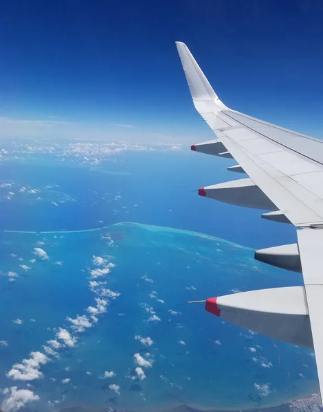 Asa Avião Voo Acima Riviera Maya México Com Nuvens Acima — Fotografia de Stock