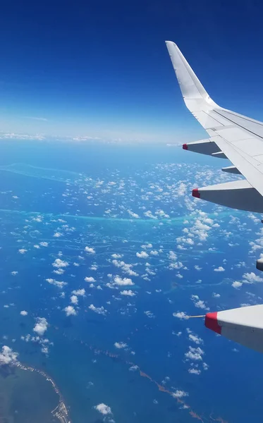 Asa Avião Voo Acima Riviera Maya México Com Nuvens Acima — Fotografia de Stock