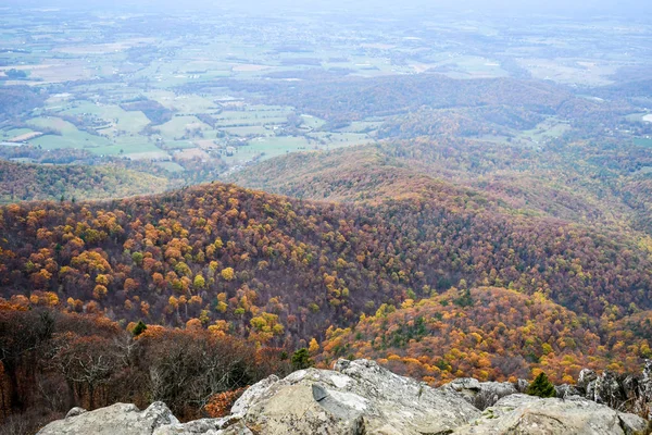 Vista Aérea Das Montanhas Vale Shenandoah Cobertas Por Florestas Cores — Fotografia de Stock