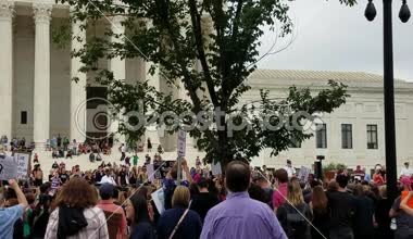 Washington, Dc - 06 Ekim 2018: Göstericiler ralli ve Yargıtay aday ve oy sonraki ilişkilendirmek adalet için protesto etmek için işaretleri tutun. 