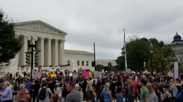 Washington October 2018 Demonstrators Rally Hold Signs Supreme Court Protest — Stock Video