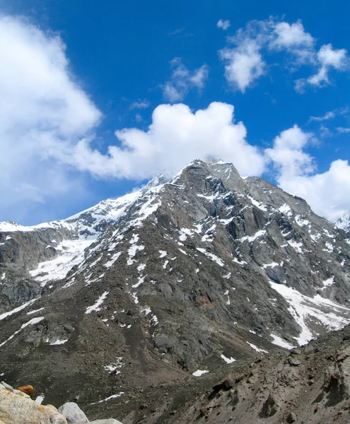 徒步穿越印度北部的喜马拉雅山脉 — 图库照片