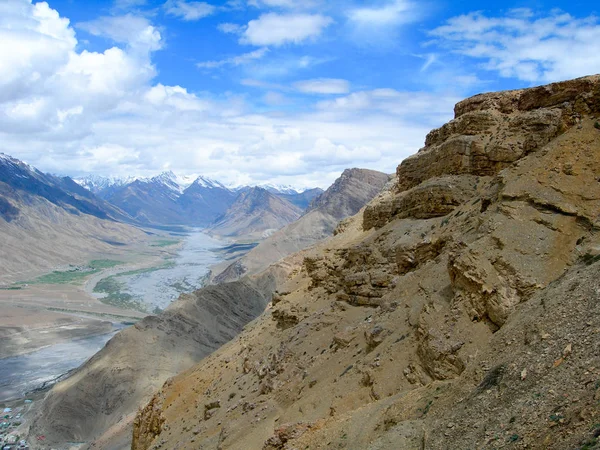 Trekking w górach Hipotu w północnych Indiach — Zdjęcie stockowe