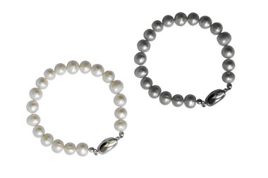 beyaz siyah Pearls Bilezik izole .kırpma yolu.beyaz arka plan üzerinde