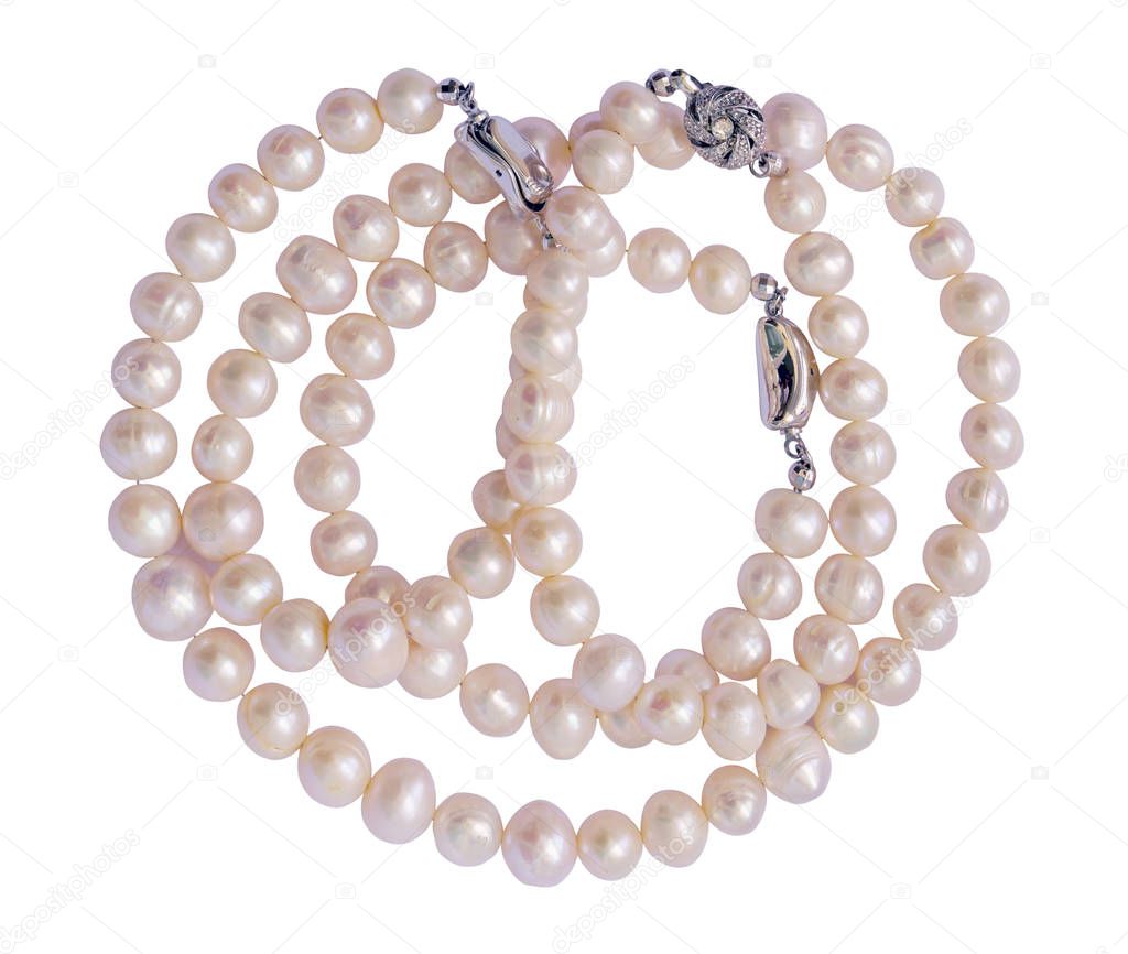 isolate Pearls Bracelet isolated on white.clipping path.