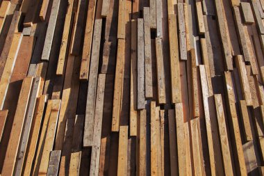 Tahta duvarlar birçok boyutlarda arka plan için güzel bir sipariş olarak çivilenmiş.ahşap Açık sarı gri kırmızı