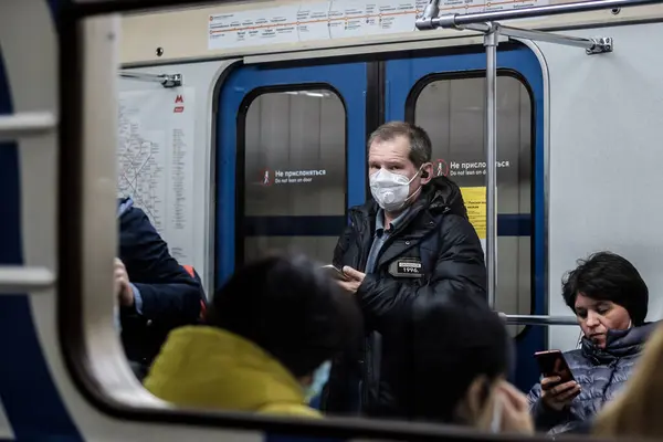 Mosca Russia Settembre 2020 Uomo Vagone Della Metropolitana Passeggero Una — Foto Stock