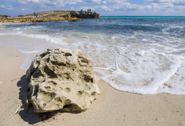 Amplia Vista Angular Costa Rocosa Cozumel México Con Turistas Fondo — Foto de Stock