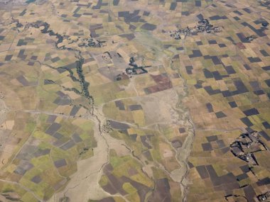 Afrika'daki çiftliklerin patchwork yüksek havadan görünümü.