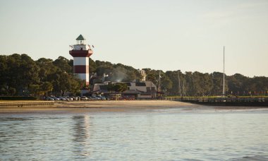 Hilton Head, Güney Carolina'da Harbortown ve deniz feneri