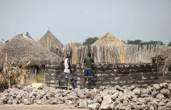 Stavba nového domu v jižním Súdánu — Stock fotografie
