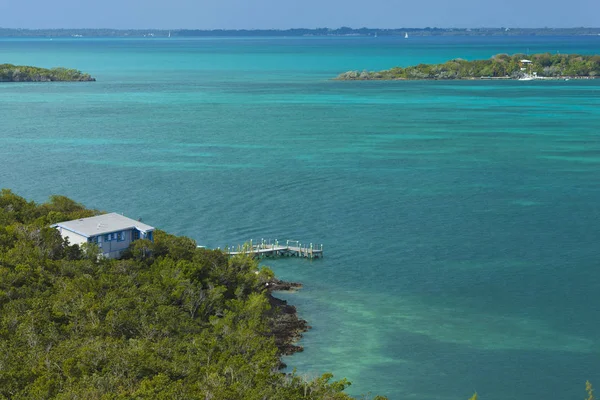 Landschap Van Huis Aan Kust Palmbomen Bahamas Bay Noord Amerika — Stockfoto