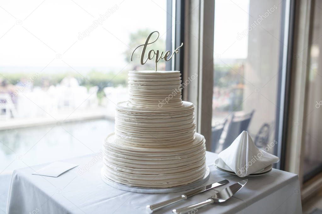 wedding cake, selective focus