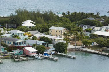 Dirsek Cay, Bahamalar - 9 Ocak 2015: Doğal liman Bahamalar körfezinde yatlar, Kuzey Amerika