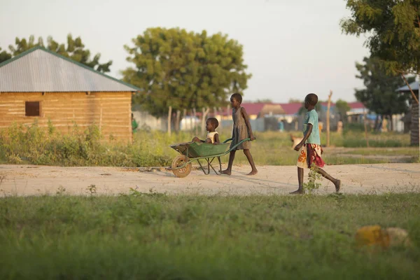 Děti v jižním Súdánu — Stock fotografie