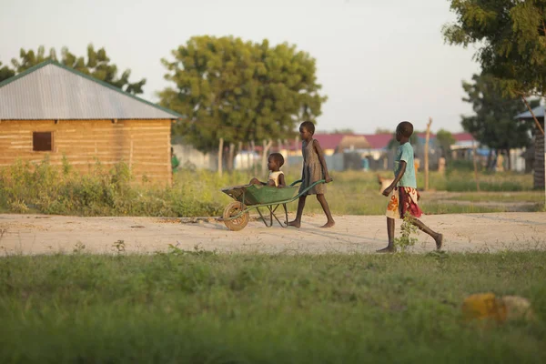 Barn i södra Sudan — Stockfoto