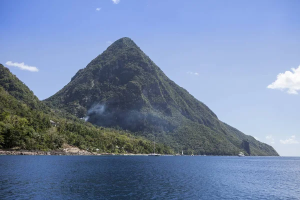 Vista Pitões Fumaça Vulcânica Ilha Santa Lúcia — Fotografia de Stock