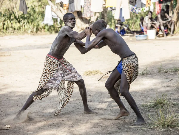 南苏丹的摔跤手 — 图库照片