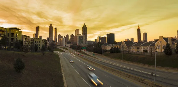 Vista Panorámica Del Centro Atlanta Carretera Que Conduce Ella Atardecer — Foto de Stock