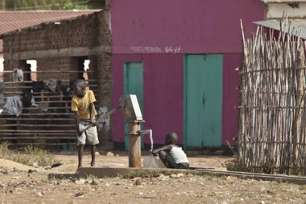 Schoon water in Zuid-Soedan — Stockfoto