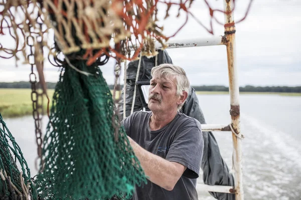 Beaufort Sur Carolina Septiembre 2015 Trabajador Masculino Que Arrastra Red — Foto de Stock