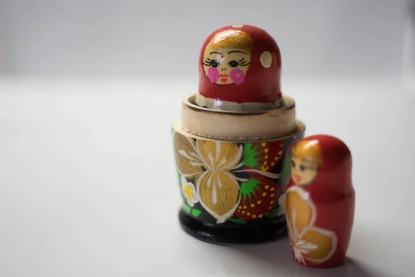 Russische Puppen sind Souvenirs aus Russland — Stockfoto