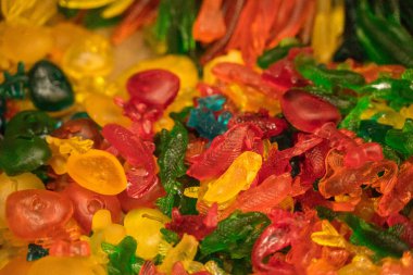 marmelat, marshmallow, karamel birçok renkli tatlılar - tatlılar