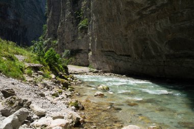 Abhazya'nın hızlı dağ nehirleri