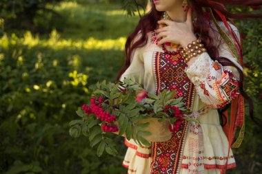 Rus tarzı kız: kostüm, kokoshnik
